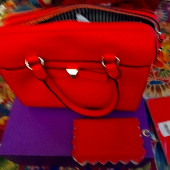 NWOT KATE SPADE ROOMY CROSSBODY SATCHEL - Picture 1 of 8